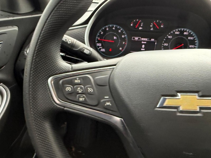 Chevrolet Malibu Vehicle Full-screen Gallery Image 10