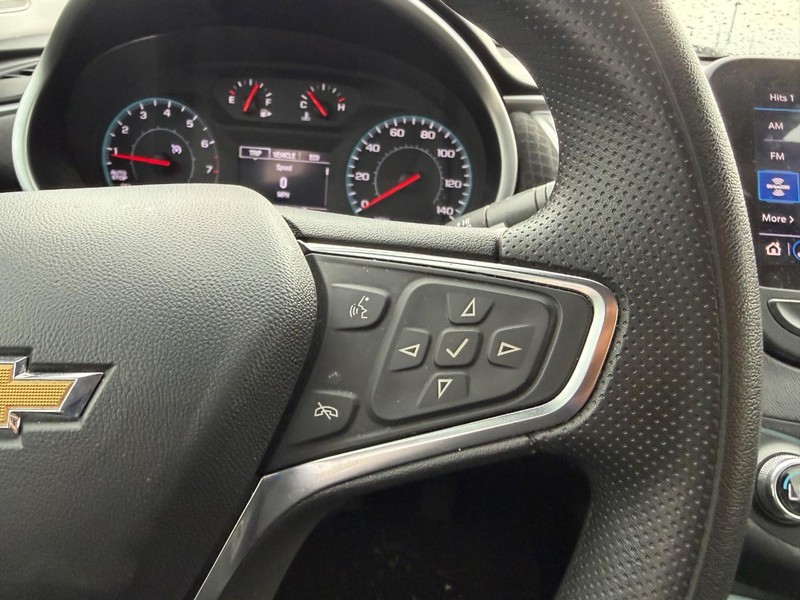 Chevrolet Malibu Vehicle Full-screen Gallery Image 11