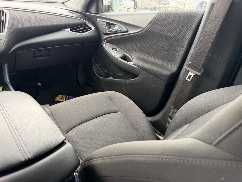 Chevrolet Malibu Vehicle Full-screen Gallery Image 15
