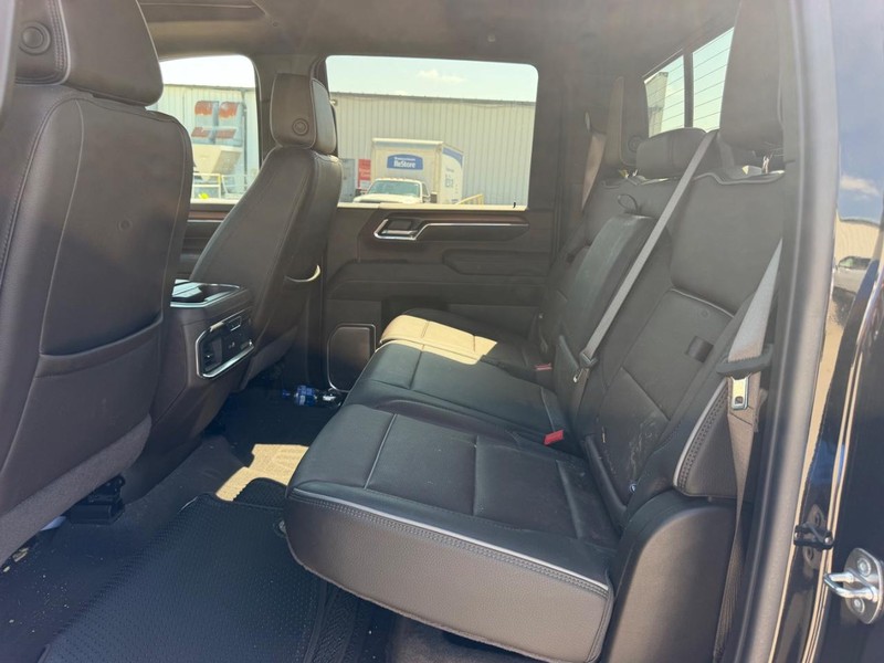 GMC Sierra 2500HD Vehicle Full-screen Gallery Image 7