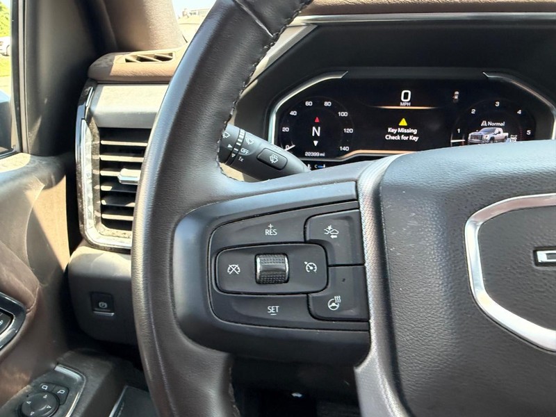 GMC Sierra 2500HD Vehicle Full-screen Gallery Image 11