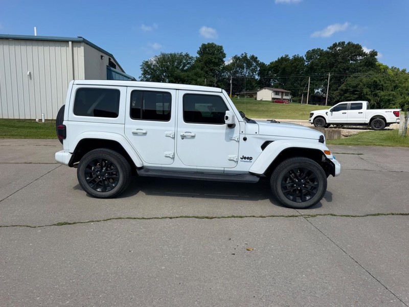 Jeep Wrangler 4xe Vehicle Full-screen Gallery Image 2