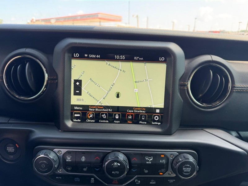 Jeep Wrangler 4xe Vehicle Full-screen Gallery Image 12