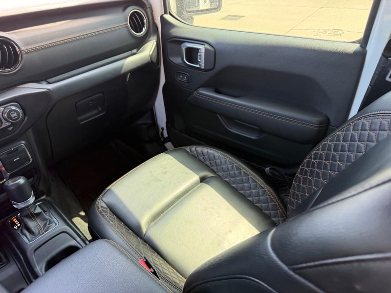 Jeep Wrangler 4xe Vehicle Full-screen Gallery Image 15