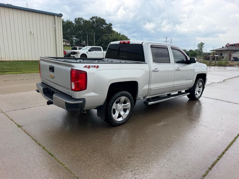 Chevrolet Silverado 1500 Vehicle Full-screen Gallery Image 3