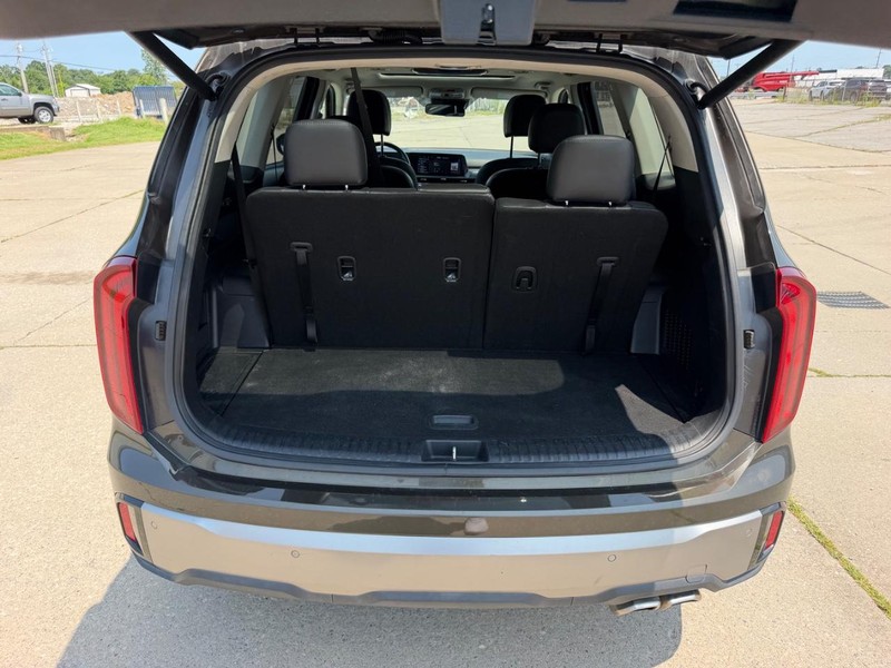 Kia Telluride Vehicle Full-screen Gallery Image 5