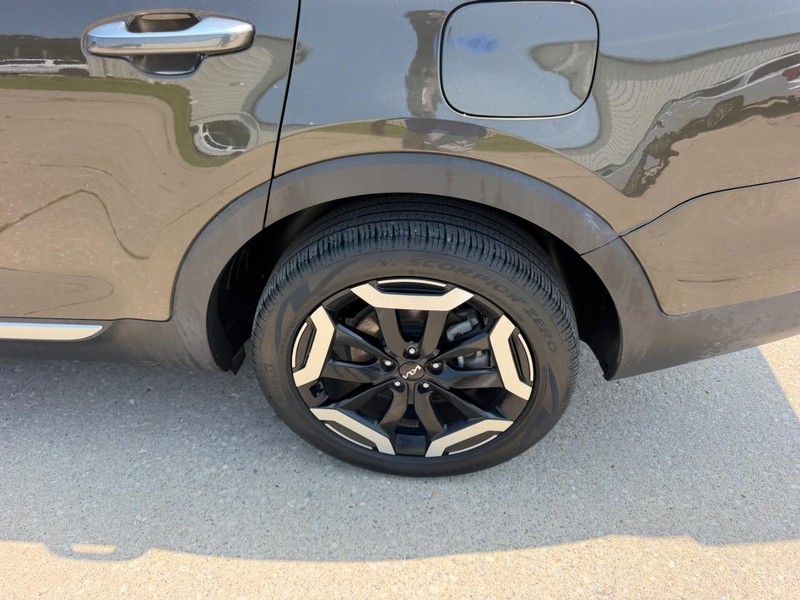 Kia Telluride Vehicle Full-screen Gallery Image 7