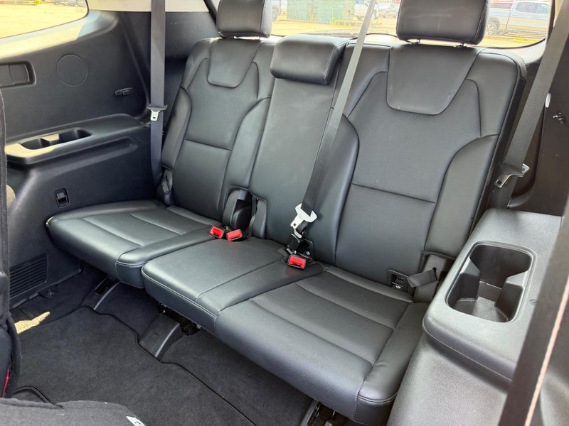 Kia Telluride Vehicle Full-screen Gallery Image 8