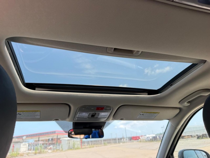 Kia Telluride Vehicle Full-screen Gallery Image 11