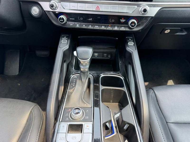 Kia Telluride Vehicle Full-screen Gallery Image 18