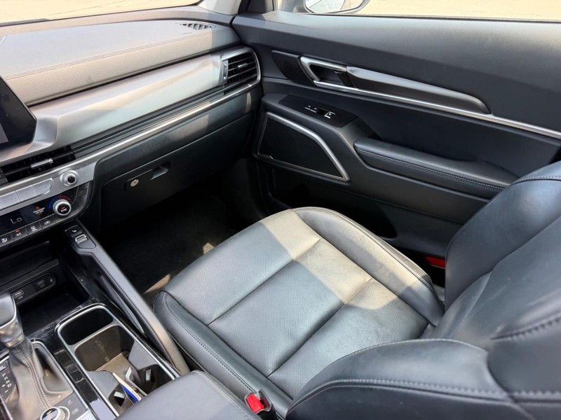 Kia Telluride Vehicle Full-screen Gallery Image 19