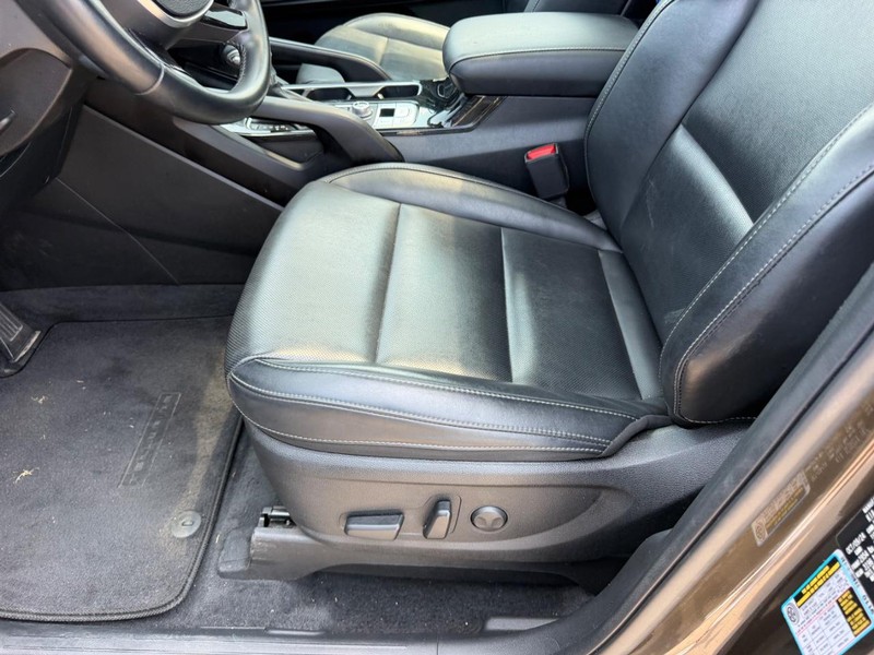 Kia Telluride Vehicle Full-screen Gallery Image 21