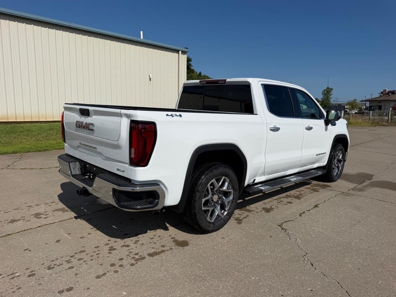 GMC Sierra 1500 Vehicle Full-screen Gallery Image 3