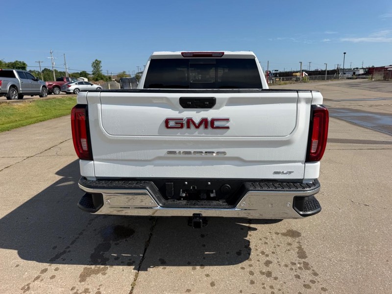 GMC Sierra 1500 Vehicle Full-screen Gallery Image 4