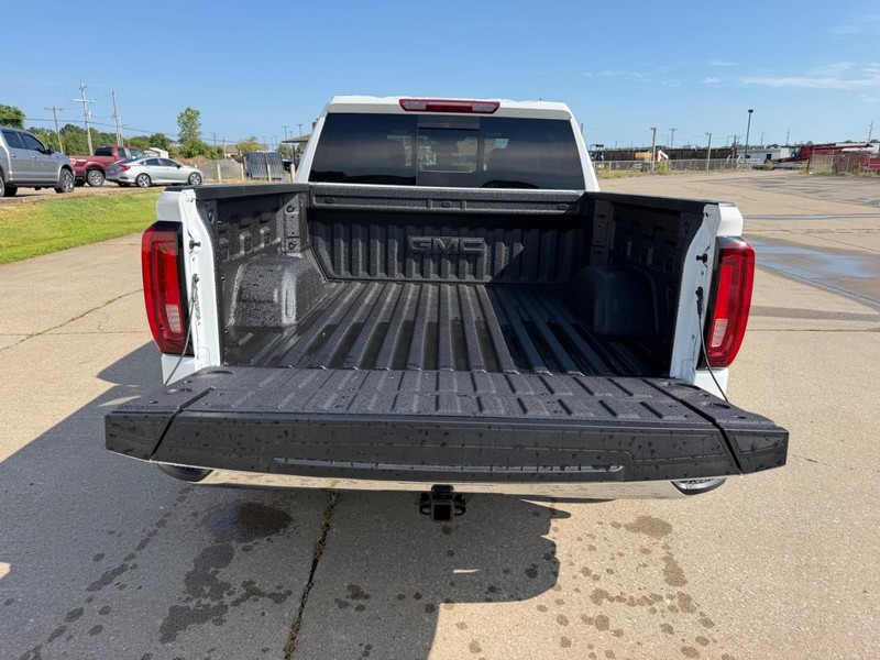 GMC Sierra 1500 Vehicle Full-screen Gallery Image 5