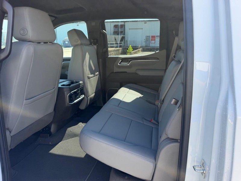 GMC Sierra 1500 Vehicle Full-screen Gallery Image 7