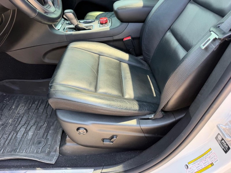 Jeep Grand Cherokee Vehicle Full-screen Gallery Image 21