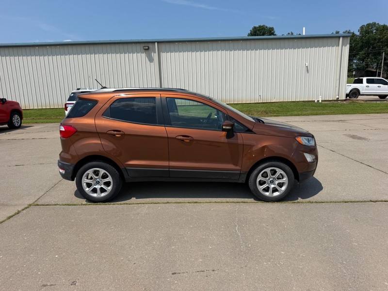 Ford EcoSport Vehicle Full-screen Gallery Image 2