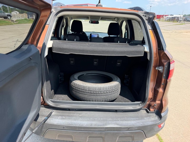 Ford EcoSport Vehicle Full-screen Gallery Image 5