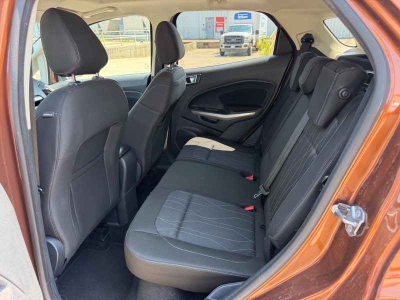 Ford EcoSport Vehicle Full-screen Gallery Image 7