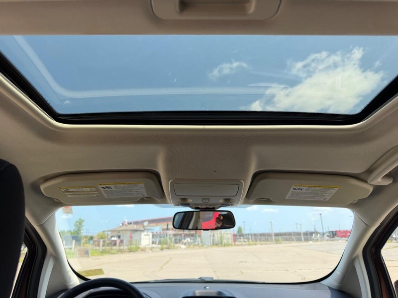 Ford EcoSport Vehicle Full-screen Gallery Image 8