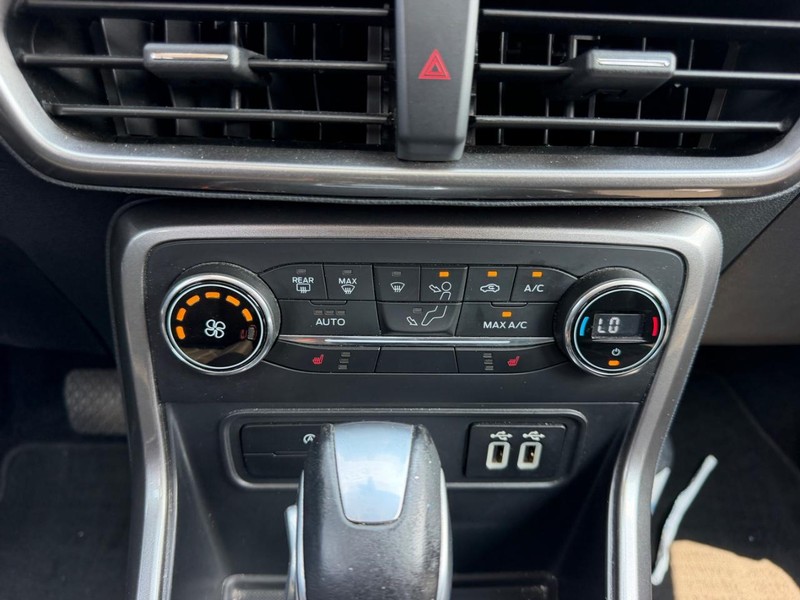 Ford EcoSport Vehicle Full-screen Gallery Image 14