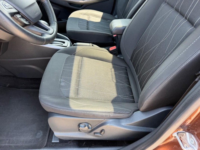 Ford EcoSport Vehicle Full-screen Gallery Image 18