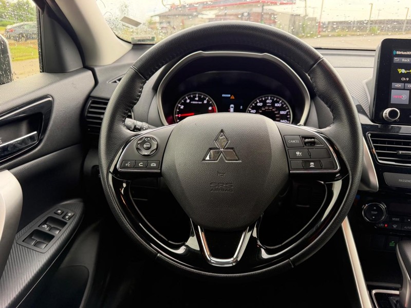 Mitsubishi Eclipse Cross Vehicle Full-screen Gallery Image 10