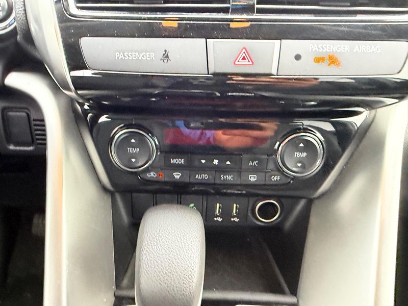 Mitsubishi Eclipse Cross Vehicle Full-screen Gallery Image 14