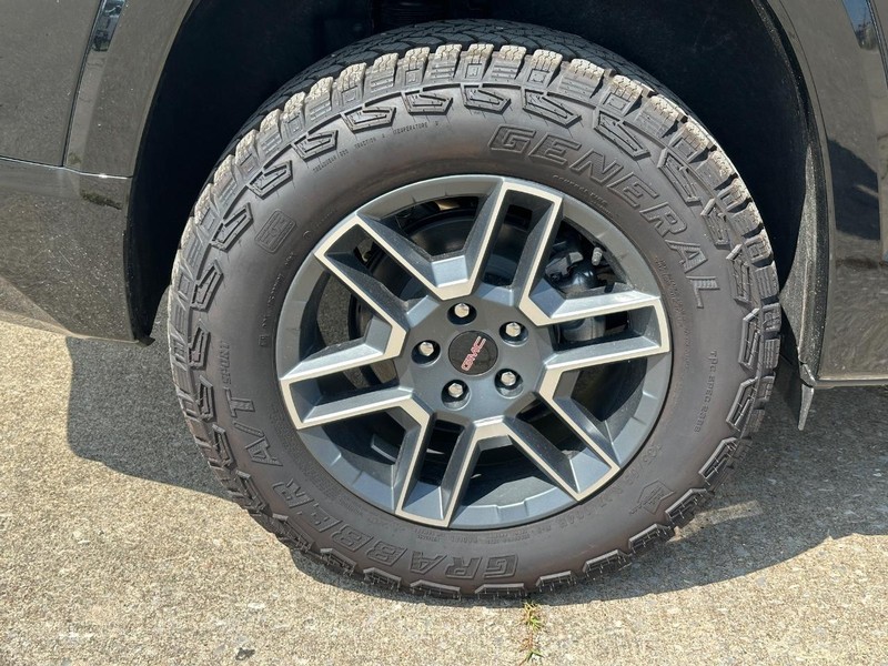 GMC Terrain Vehicle Full-screen Gallery Image 4