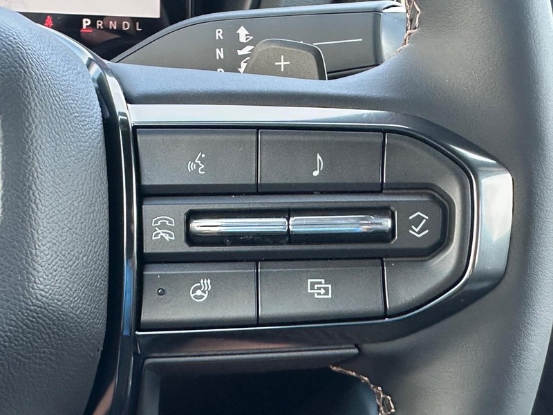 GMC Terrain Vehicle Full-screen Gallery Image 9