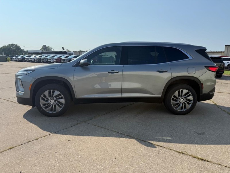 Buick Enclave Vehicle Full-screen Gallery Image 5