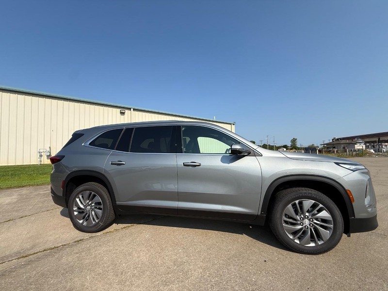 Buick Enclave Vehicle Full-screen Gallery Image 28