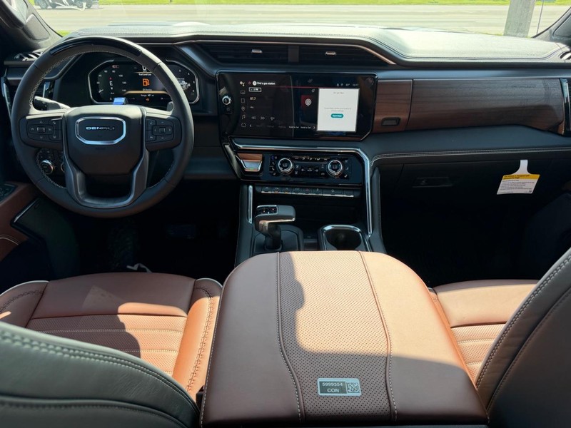 GMC Sierra 1500 Vehicle Full-screen Gallery Image 7