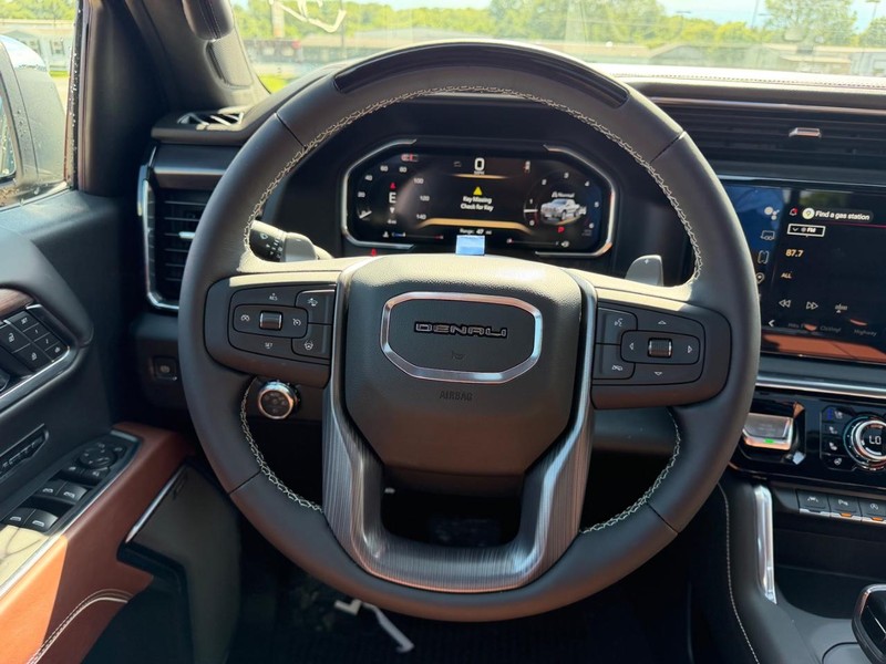 GMC Sierra 1500 Vehicle Full-screen Gallery Image 8