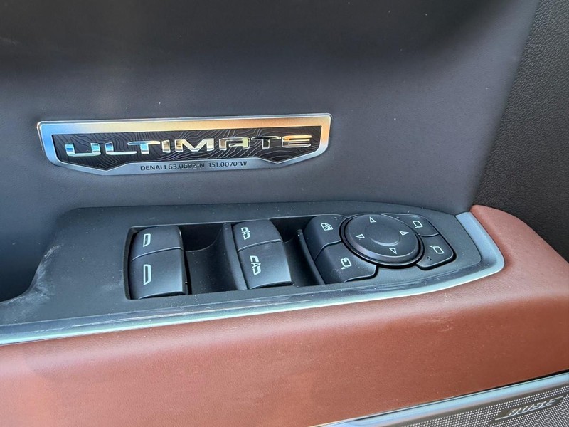 GMC Sierra 1500 Vehicle Full-screen Gallery Image 15