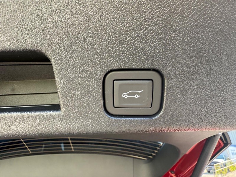 Buick Enclave Vehicle Full-screen Gallery Image 10