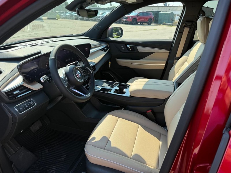 Buick Enclave Vehicle Full-screen Gallery Image 15