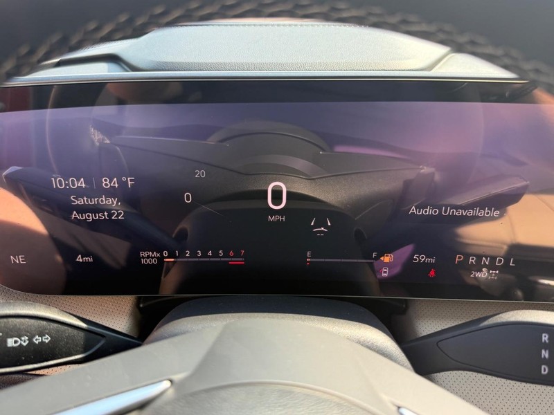Buick Enclave Vehicle Full-screen Gallery Image 23