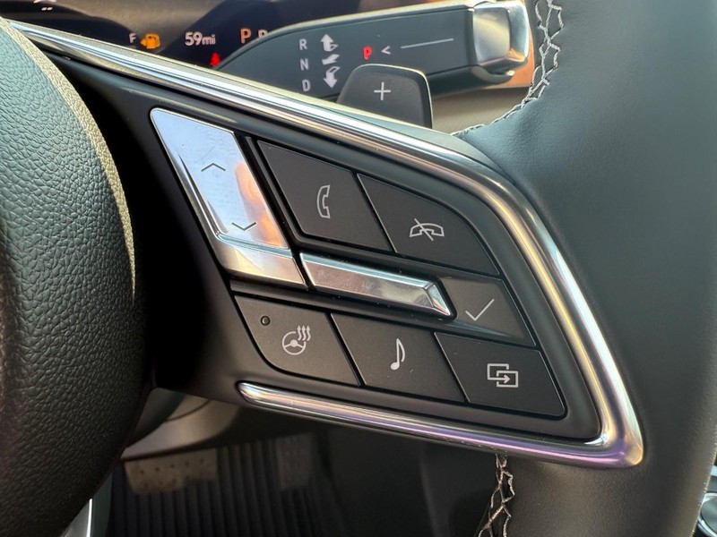 Buick Enclave Vehicle Full-screen Gallery Image 26