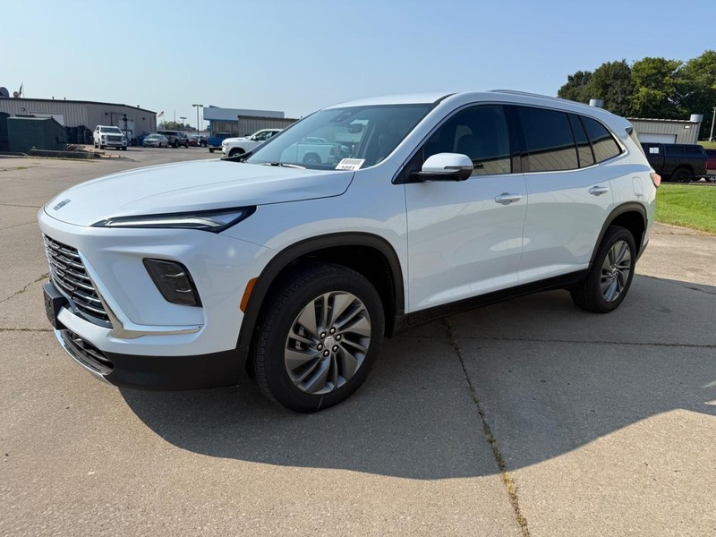 Buick Enclave Vehicle Full-screen Gallery Image 3