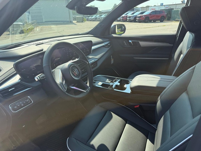 Buick Enclave Vehicle Full-screen Gallery Image 13