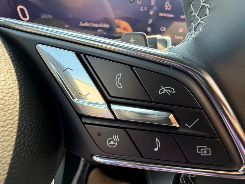 Buick Enclave Vehicle Full-screen Gallery Image 25