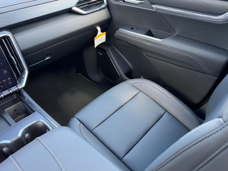 GMC Acadia Vehicle Full-screen Gallery Image 19