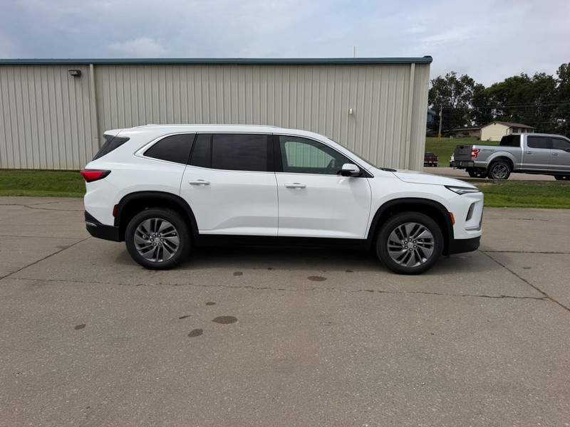 Buick Enclave Vehicle Full-screen Gallery Image 2