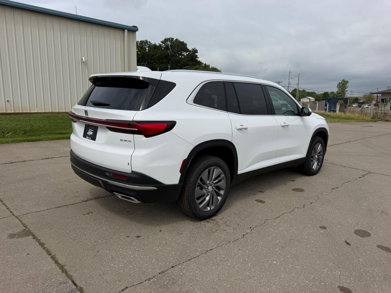 Buick Enclave Vehicle Full-screen Gallery Image 3