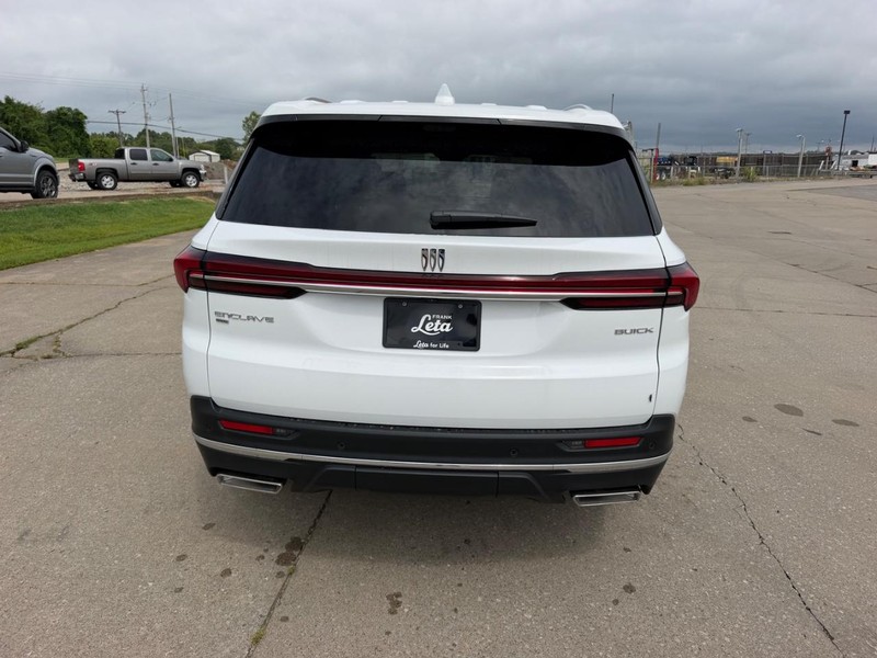 Buick Enclave Vehicle Full-screen Gallery Image 4