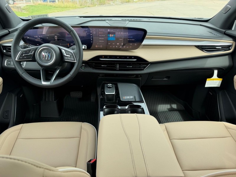 Buick Enclave Vehicle Full-screen Gallery Image 11