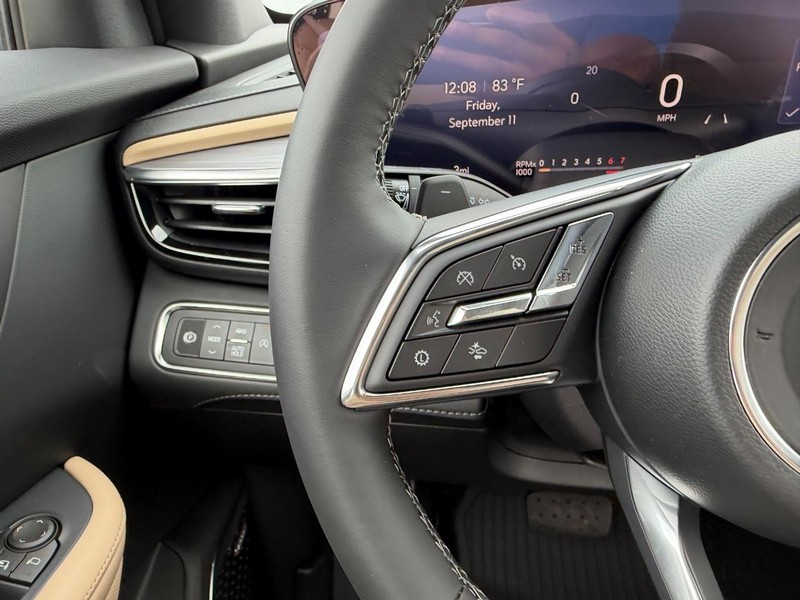 Buick Enclave Vehicle Full-screen Gallery Image 13