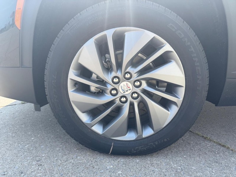 Buick Enclave Vehicle Full-screen Gallery Image 4